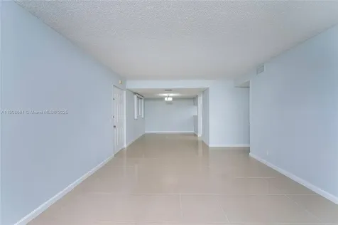 10421 Mahogany Key Circle Miami FL 33196