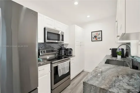 660 E 38th Street Hialeah FL 33013