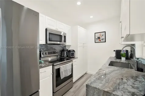 660 E 38th Street Hialeah FL 33013