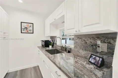 660 E 38th Street Hialeah FL 33013