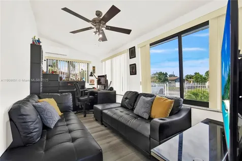 660 E 38th Street Hialeah FL 33013