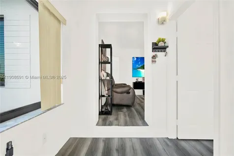 660 E 38th Street Hialeah FL 33013