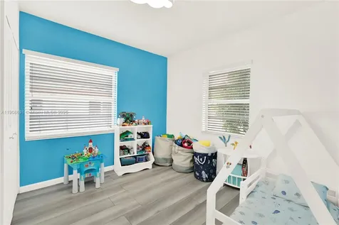 660 E 38th Street Hialeah FL 33013