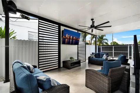 660 E 38th Street Hialeah FL 33013