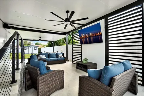 660 E 38th Street Hialeah FL 33013