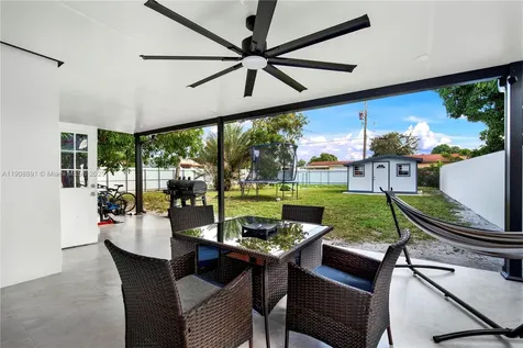 660 E 38th Street Hialeah FL 33013