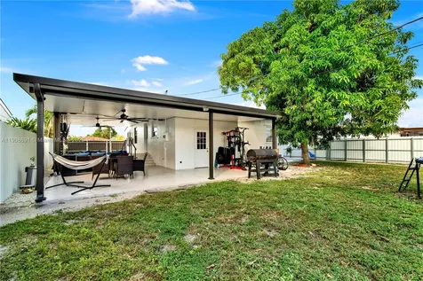 660 E 38th Street Hialeah FL 33013