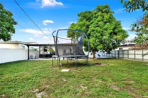 660 E 38th Street Hialeah FL 33013