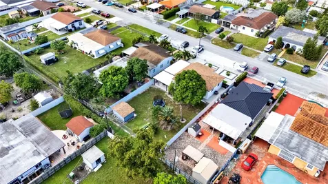 660 E 38th Street Hialeah FL 33013