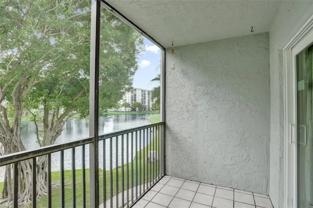 2220 N Cypress Bend Drive Pompano Beach FL 33069
