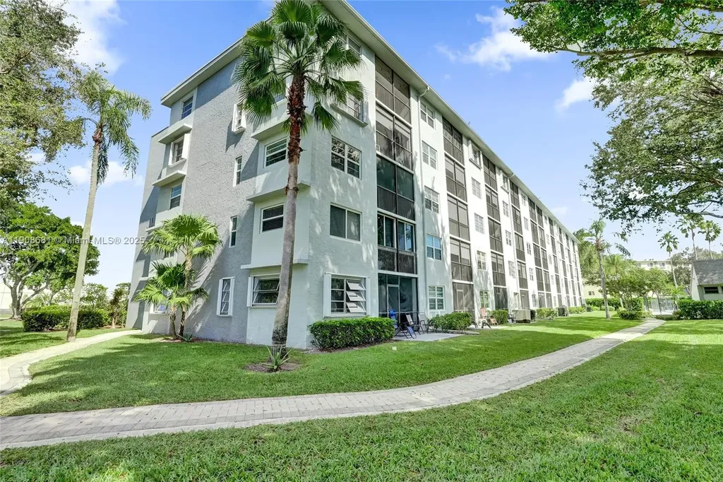 2220 N Cypress Bend Drive Pompano Beach FL 33069