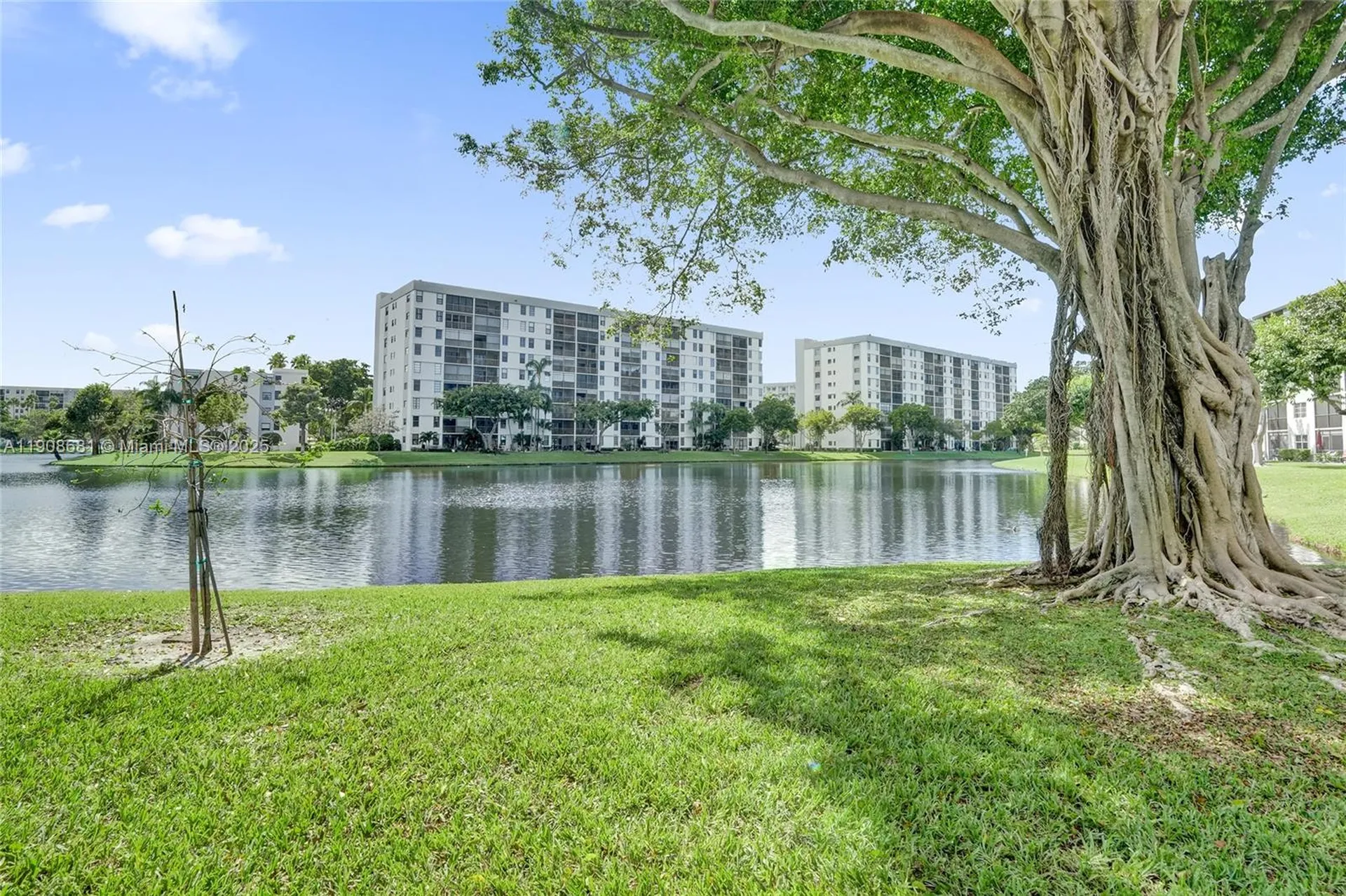 2220 N Cypress Bend Drive Pompano Beach FL 33069