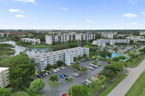 2220 N Cypress Bend Drive Pompano Beach FL 33069