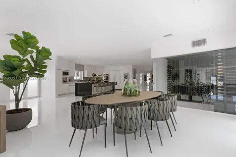 1040 S Shore Drive Miami Beach FL 33141