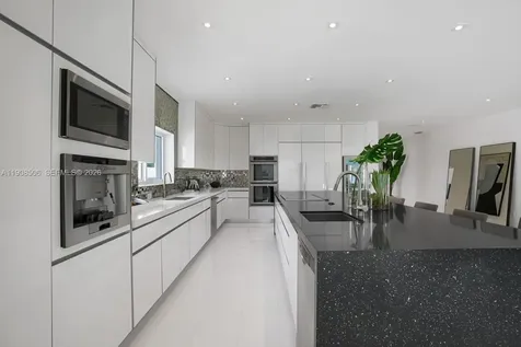 1040 S Shore Drive Miami Beach FL 33141
