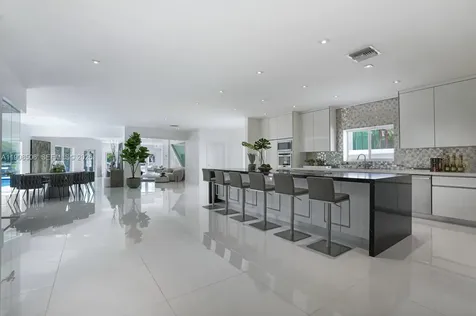 1040 S Shore Drive Miami Beach FL 33141