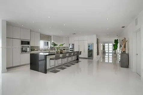 1040 S Shore Drive Miami Beach FL 33141