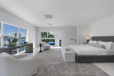 1040 S Shore Drive Miami Beach FL 33141