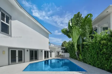 1040 S Shore Drive Miami Beach FL 33141