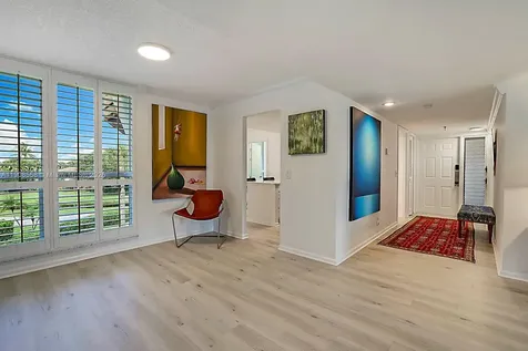 5390 Woodland Lakes Drive Palm Beach Gardens FL 33418