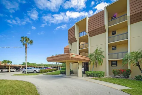 5390 Woodland Lakes Drive Palm Beach Gardens FL 33418