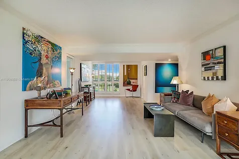 5390 Woodland Lakes Drive Palm Beach Gardens FL 33418