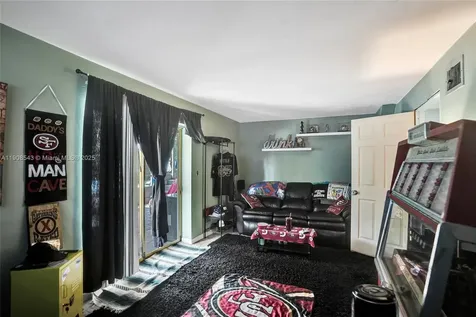 7270 NW 1st Street Pembroke Pines FL 33024