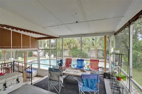 7270 NW 1st Street Pembroke Pines FL 33024
