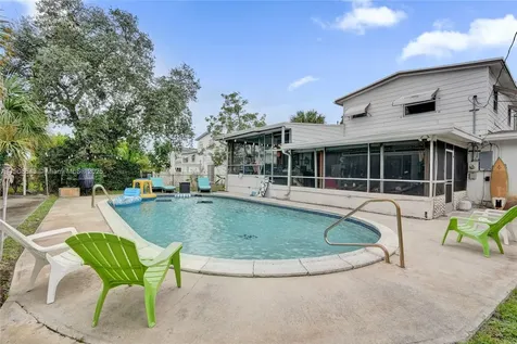 7270 NW 1st Street Pembroke Pines FL 33024