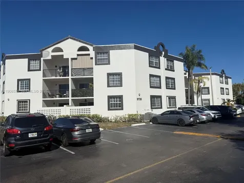 9735 Fontainebleau Boulevard Miami FL 33172