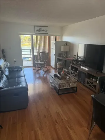9735 Fontainebleau Boulevard Miami FL 33172