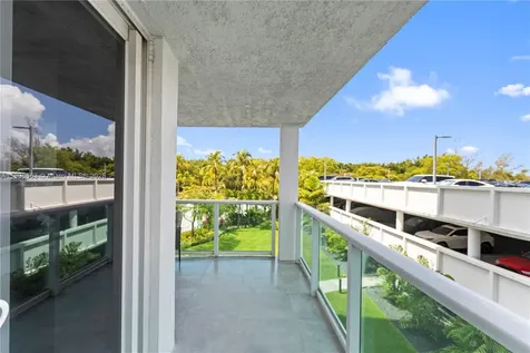 100 Bayview Drive Sunny Isles Beach FL 33160