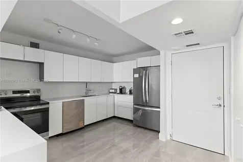 100 Bayview Drive Sunny Isles Beach FL 33160