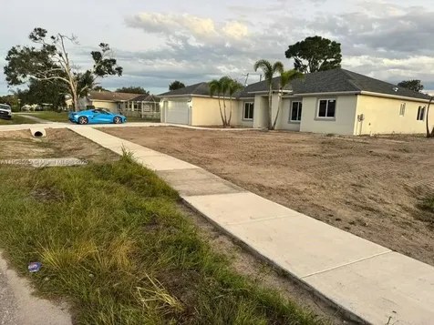 482 NW Marion Avenue Port St. Lucie FL 34983