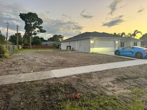 482 NW Marion Avenue Port St. Lucie FL 34983