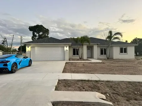 482 NW Marion Avenue Port St. Lucie FL 34983