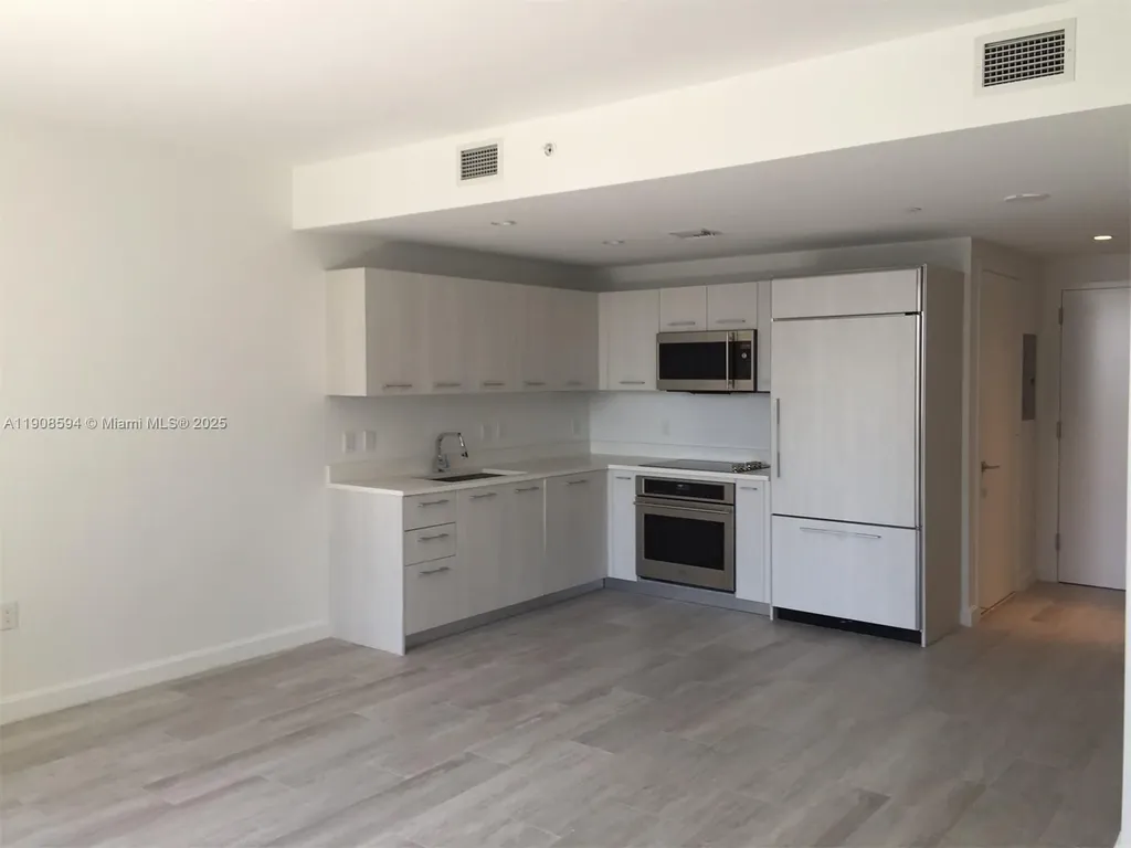 45 SW 9 Street Miami FL 33131