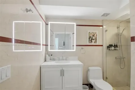 110 Washington Avenue Miami Beach FL 33139