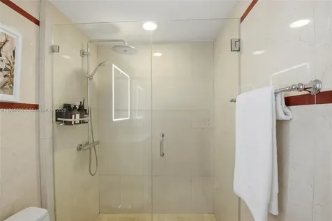110 Washington Avenue Miami Beach FL 33139