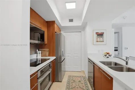 110 Washington Avenue Miami Beach FL 33139