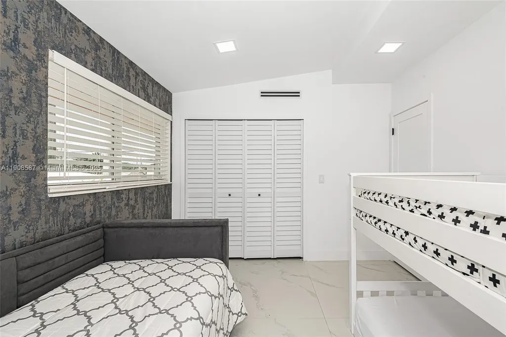 2436 Okeechobee Lane Fort Lauderdale FL 33317