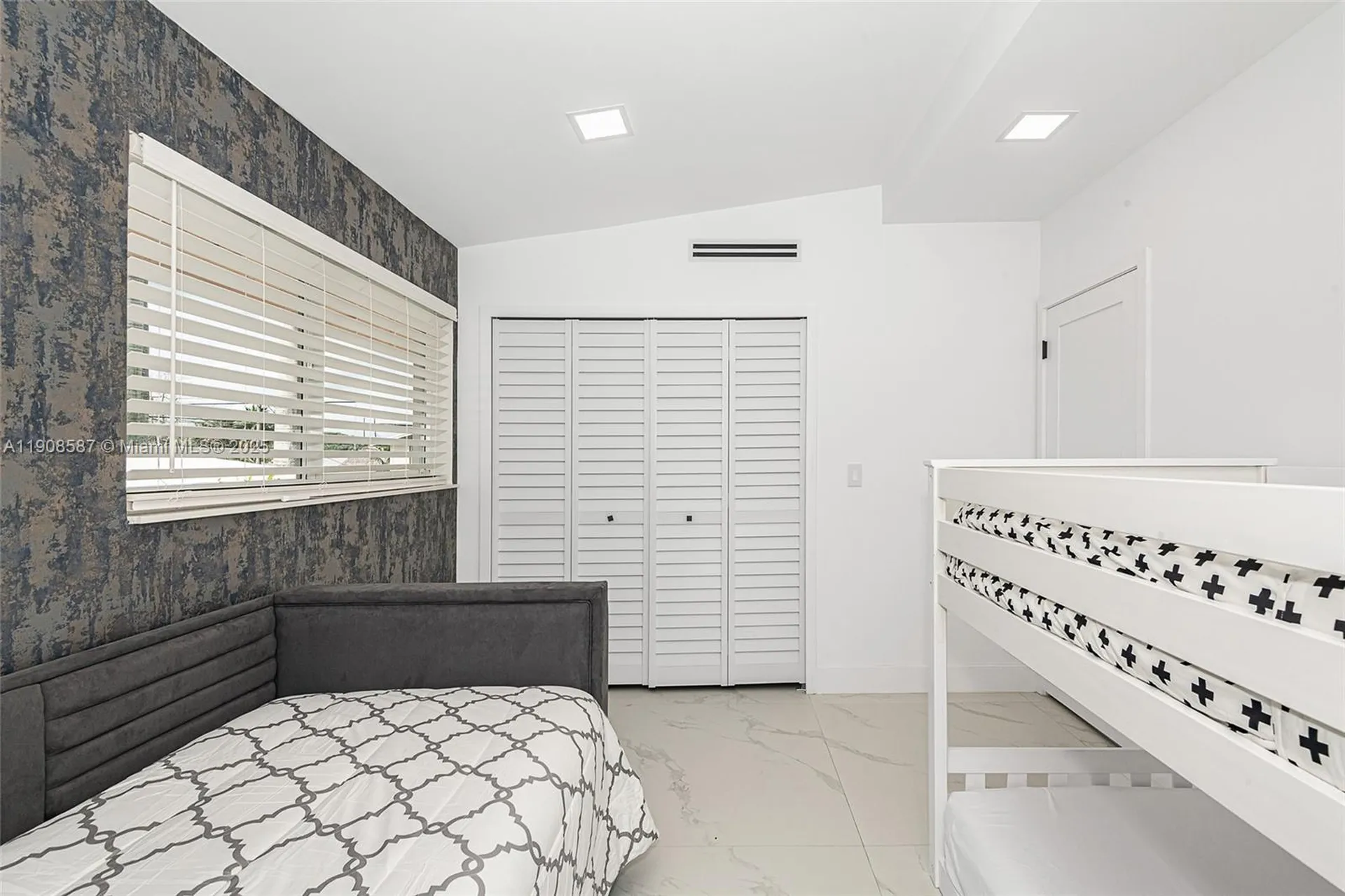 2436 Okeechobee Lane Fort Lauderdale FL 33317