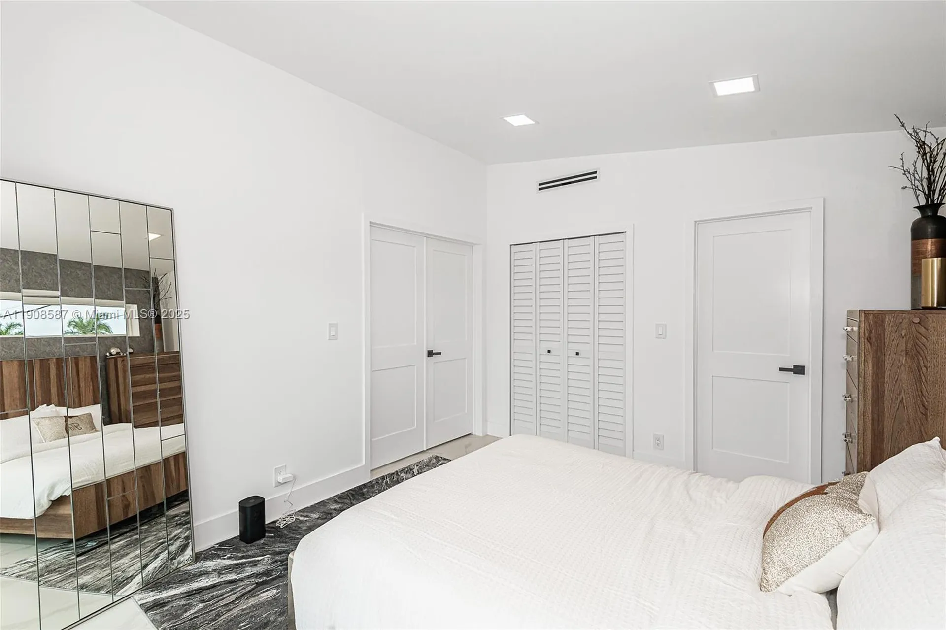 2436 Okeechobee Lane Fort Lauderdale FL 33317