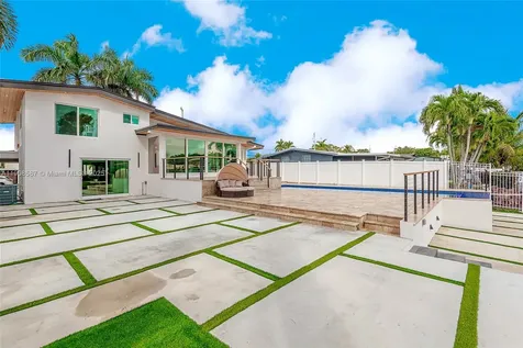 2436 Okeechobee Lane Fort Lauderdale FL 33317