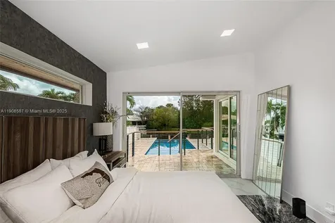 2436 Okeechobee Lane Fort Lauderdale FL 33317