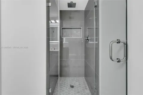 4709 NW 7th Street Miami FL 33126