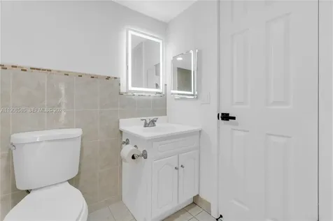 4709 NW 7th Street Miami FL 33126