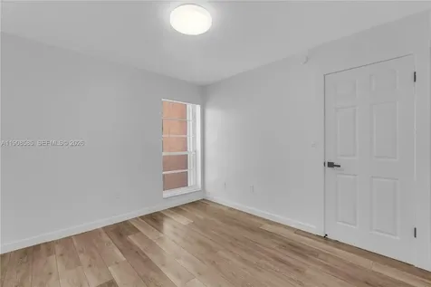 4709 NW 7th Street Miami FL 33126