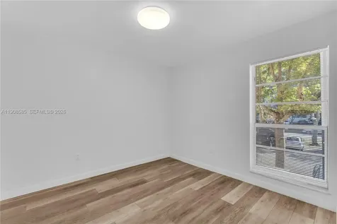 4709 NW 7th Street Miami FL 33126