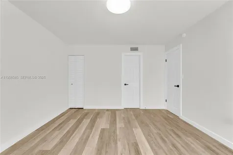 4709 NW 7th Street Miami FL 33126